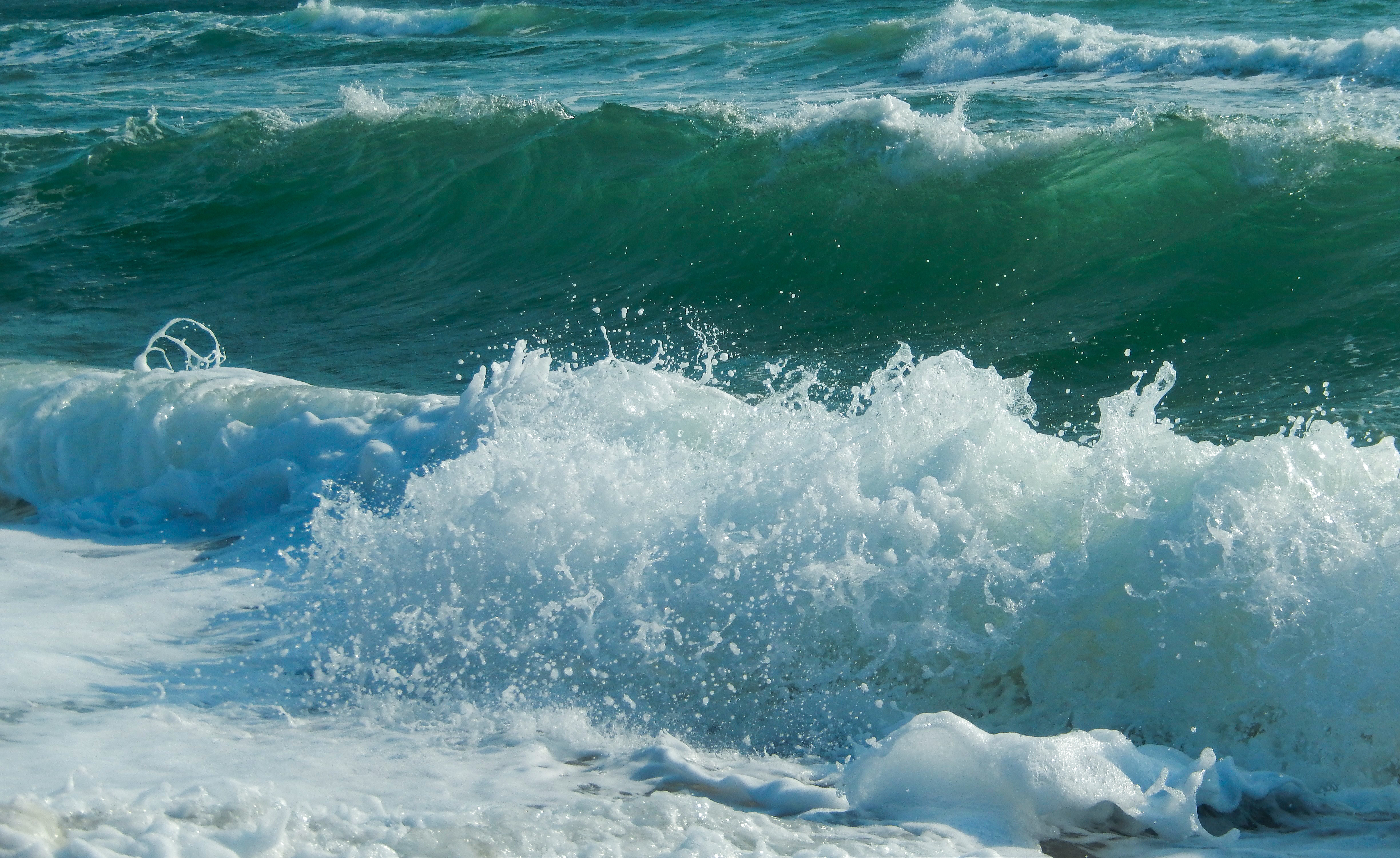Обои на стол волна. Изображение моря. Море, волны. Море картинки. Красивые волны.