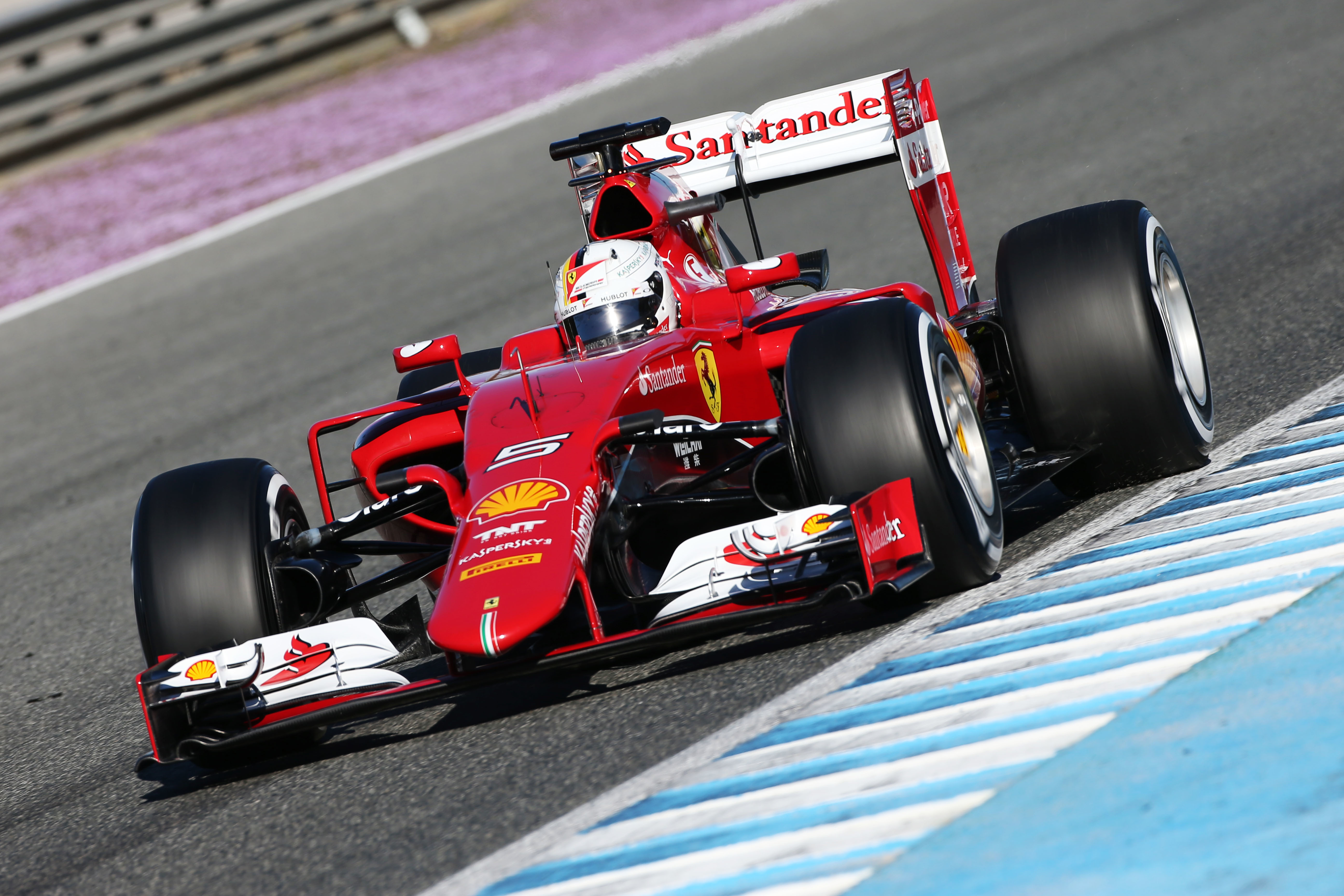 Картинки формула 1. Ferrari f1 2015. Формула 1 Феррари. Forza Ferrari формула 1. Vettel 2005.