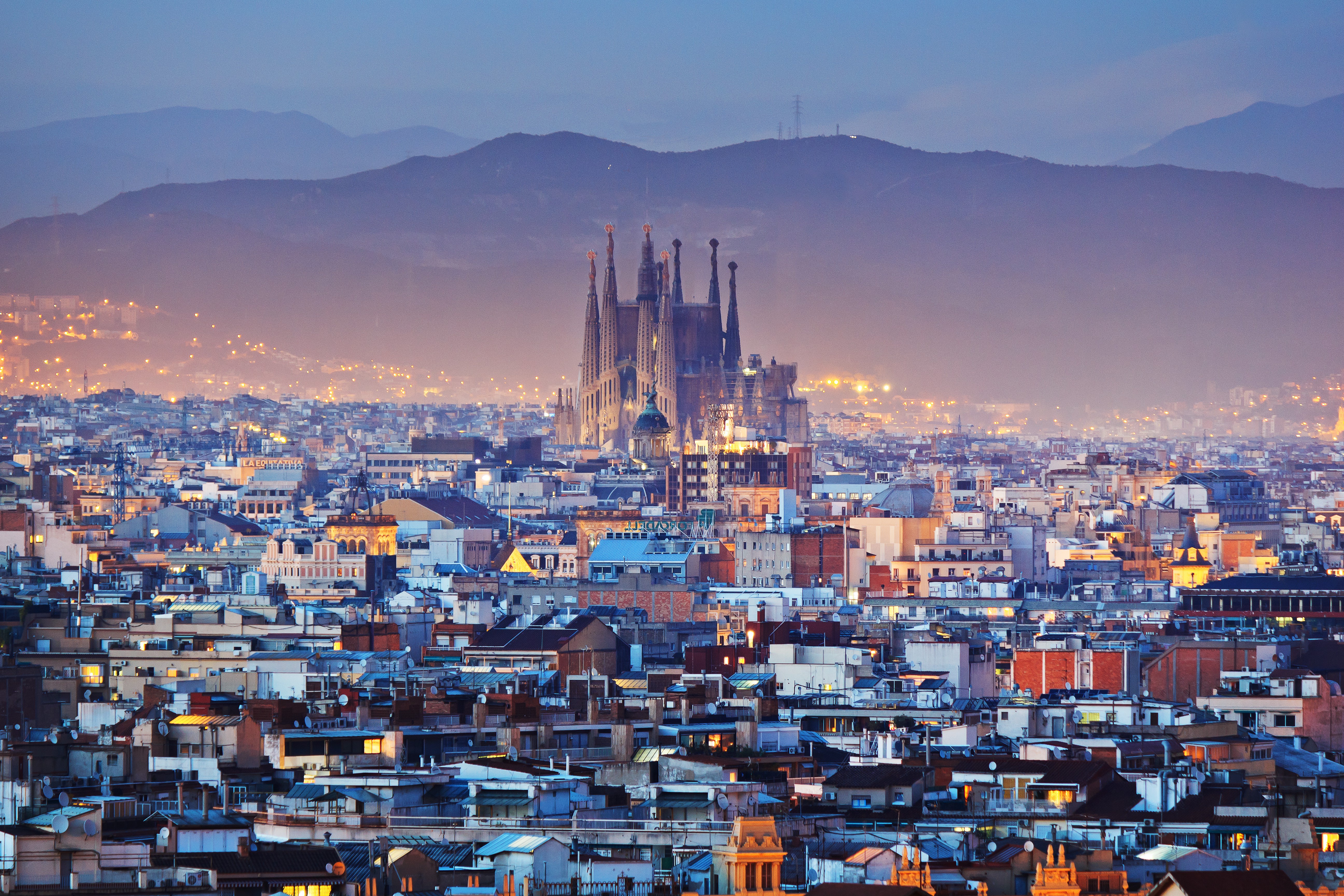 Barcelona spain. Барселона Испания город соборы. Столица Барселона. Барселона город 4к. Барселона панорама.