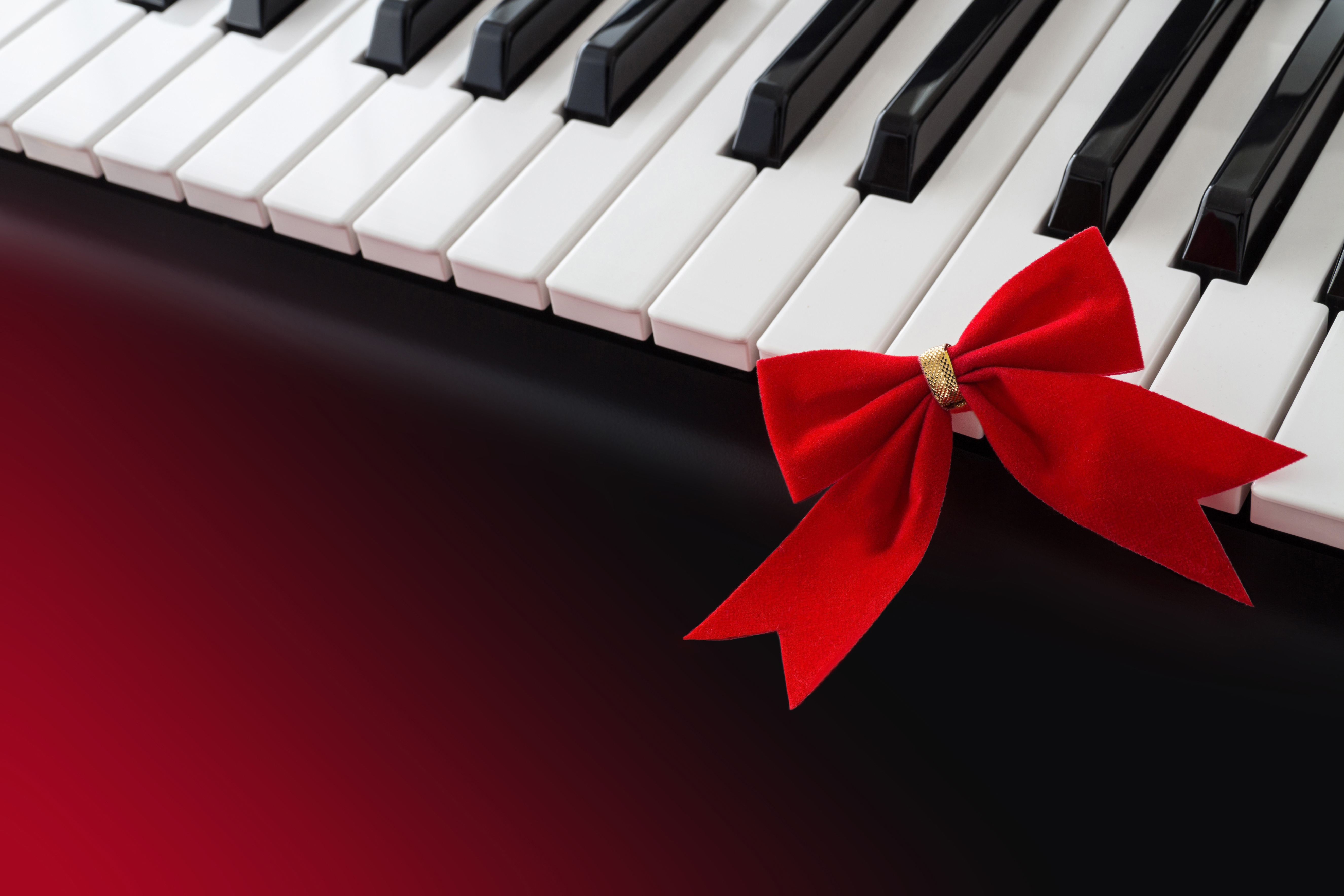 Включи песню подарок. Фортепиано. Клавиши пианино. Пианино фон. Музыкальный подарок.