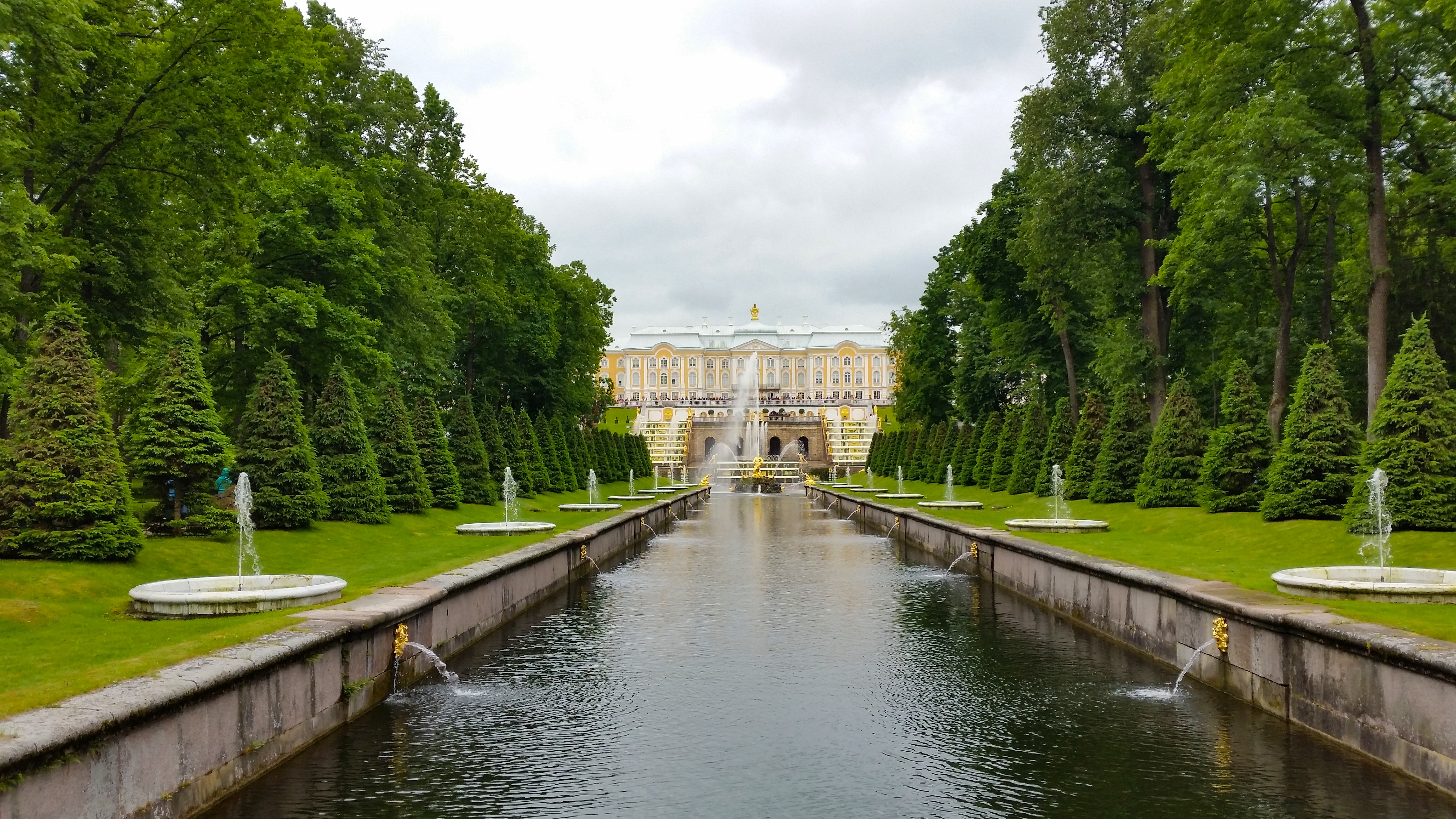 Парки петербурга. Петергоф (дворцово-парковый ансамбль). Петродворец дворцы парки фонтаны. Большой дворец парк Петергоф фонтаны. Летний сад Петергоф.