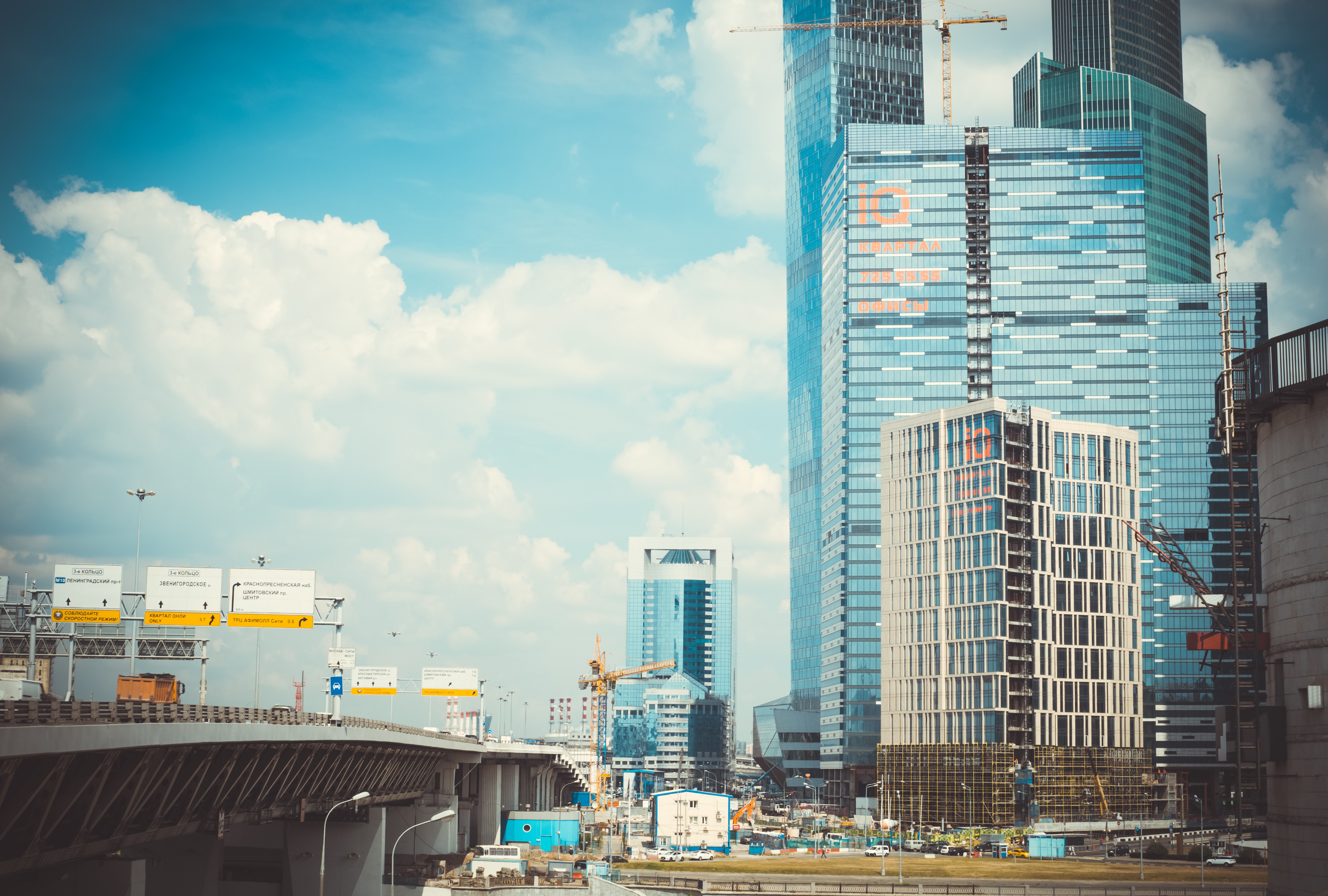 Горизонт москва. Москва Сити на горизонте. Москва Сити летом. Москва Сити рассвет. Вид с Москвы Сити Горизонт.