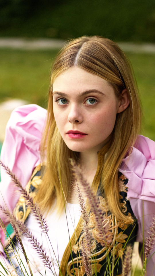 Download wallpaper It, Elle Fanning, El Fanning, at the photo shoot ...