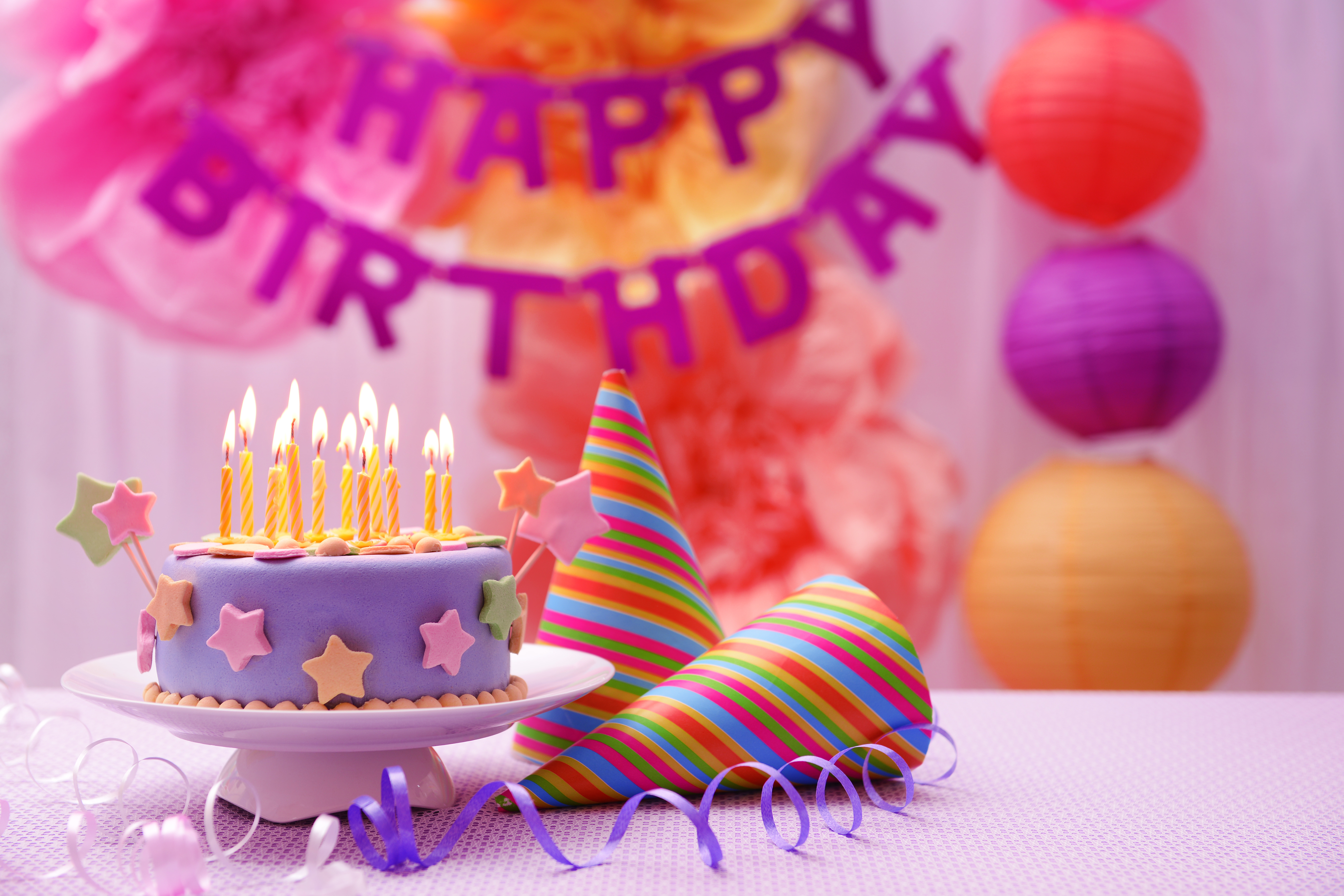 Рождения красивые картинки. С днем рождения. Торт с днем рождения!. Открытки с днём рождения с тортом. Праздничный торт на день рождения.