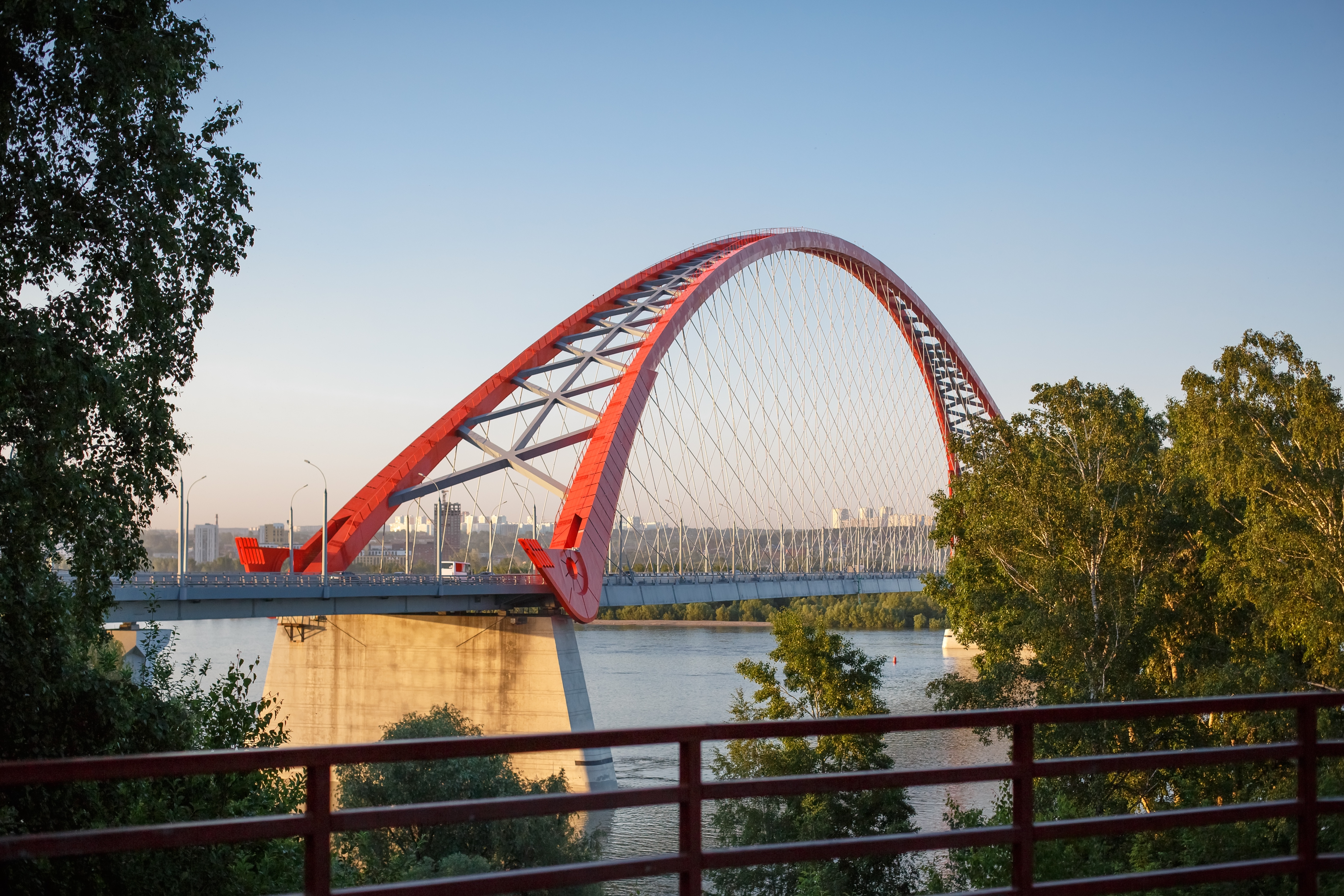 Most summer. Новосибирск Бугринский мост река Обь. Бугринский мост Новосибирск лето. Бугринский мост Новосибирск 2021 лето. Бугринский мост через реку Обь.