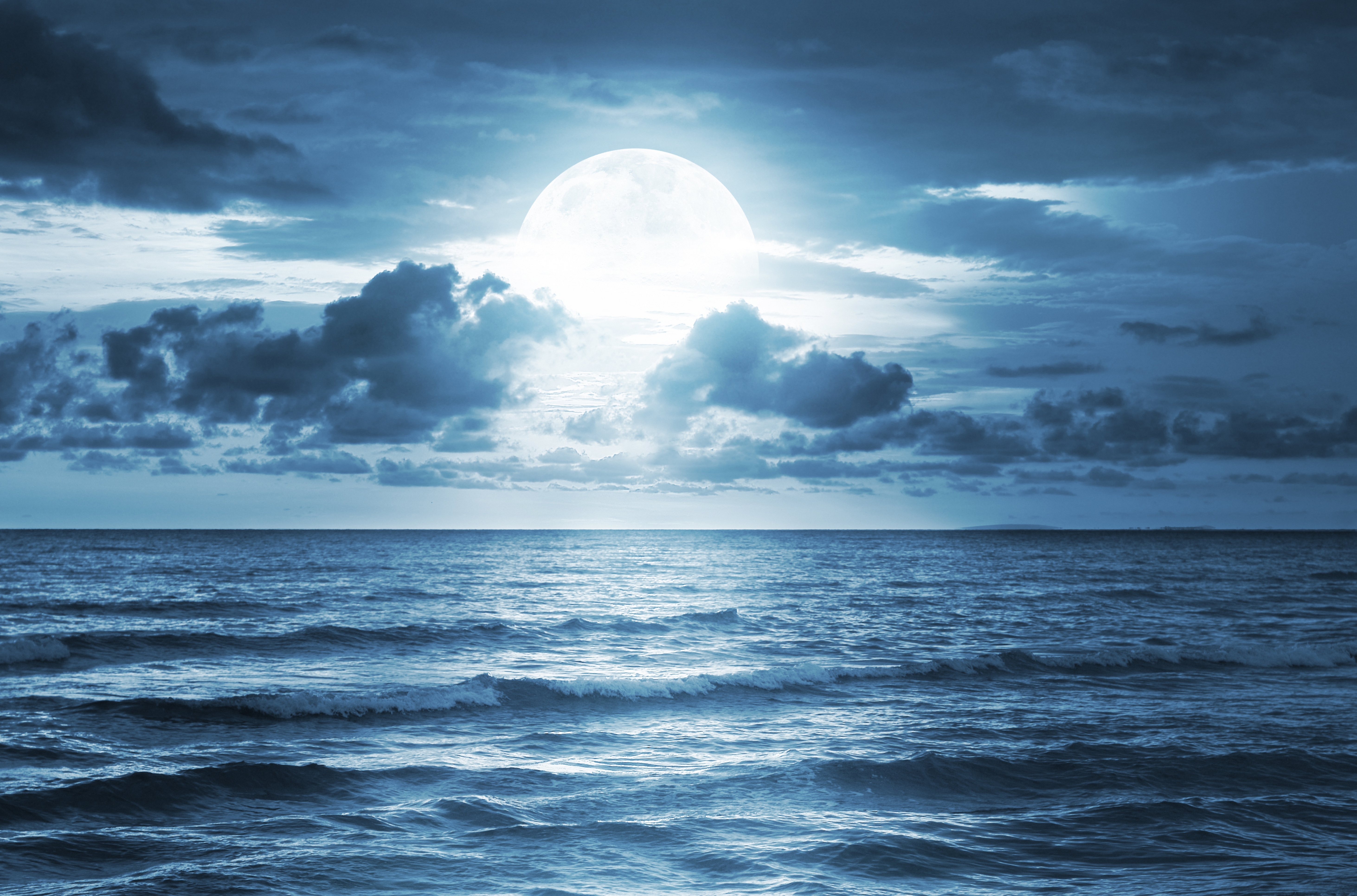 Песня ночь за горизонт. Океан. Ночное море. Море и небо. Пейзаж море.