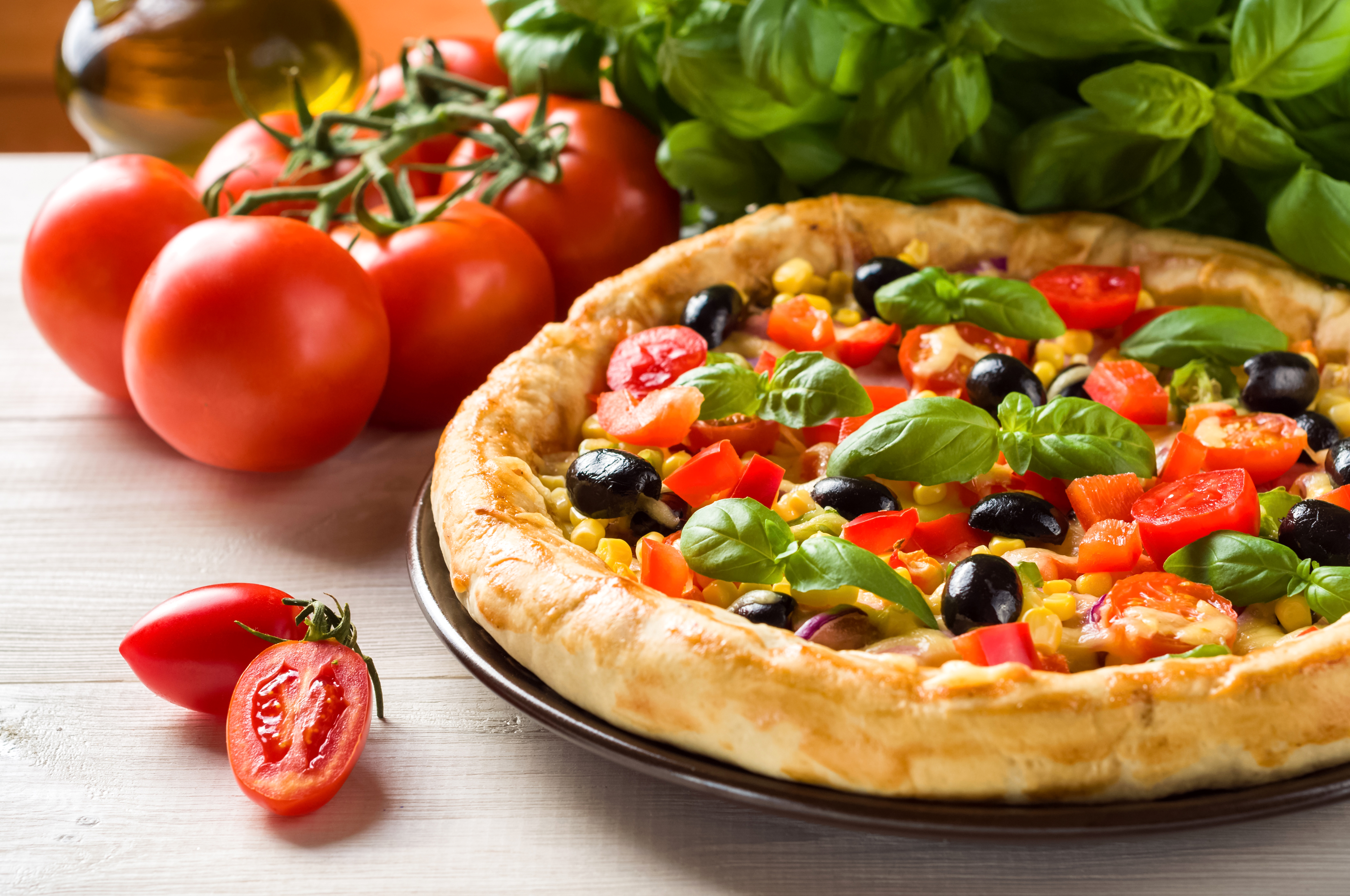 Пицца. Итальянская еда. Красивая пицца. Красивая итальянская пицца.