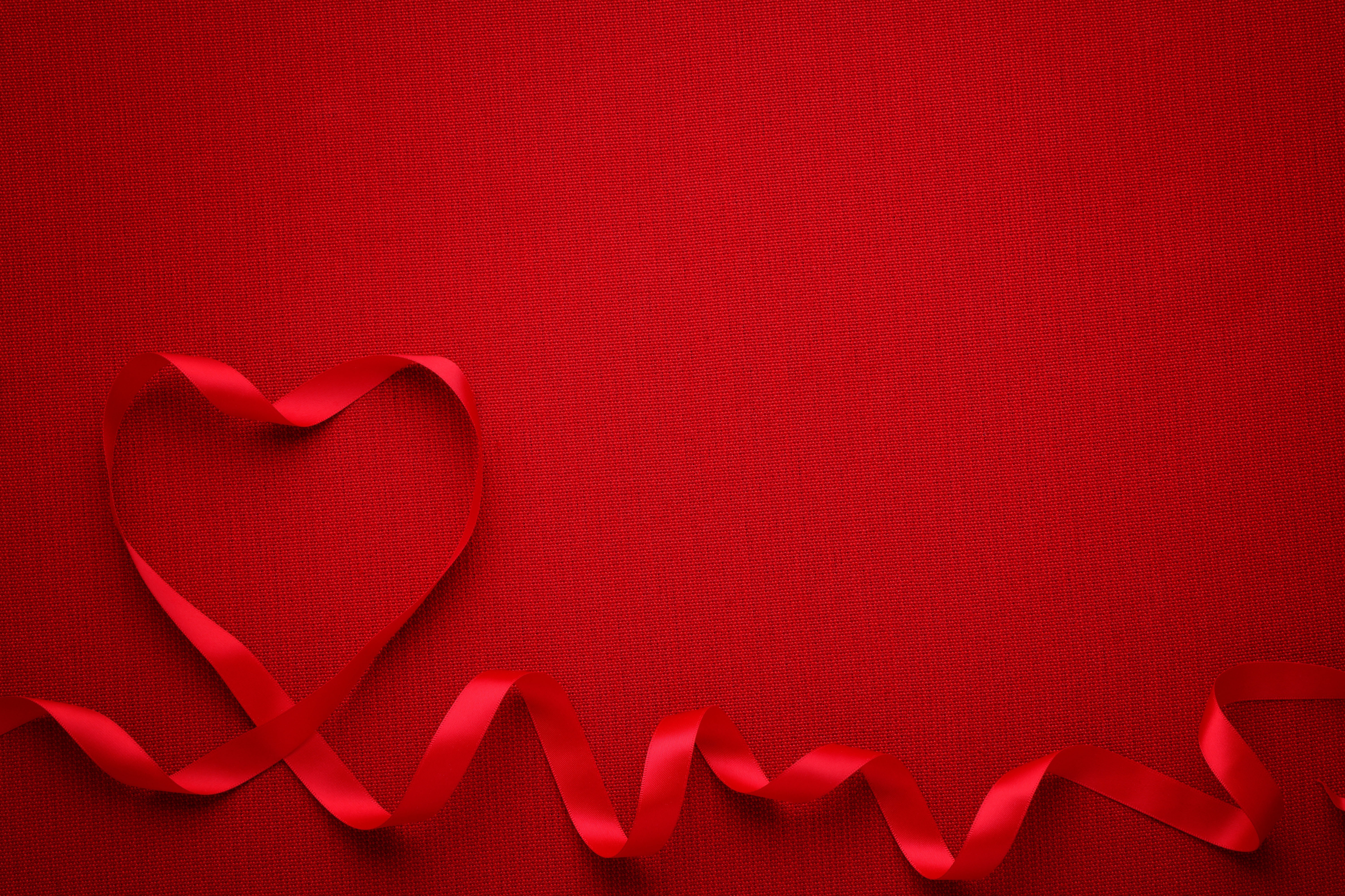 Love valentine s. Красный фон. Фон сердечки. Красивый красный фон.