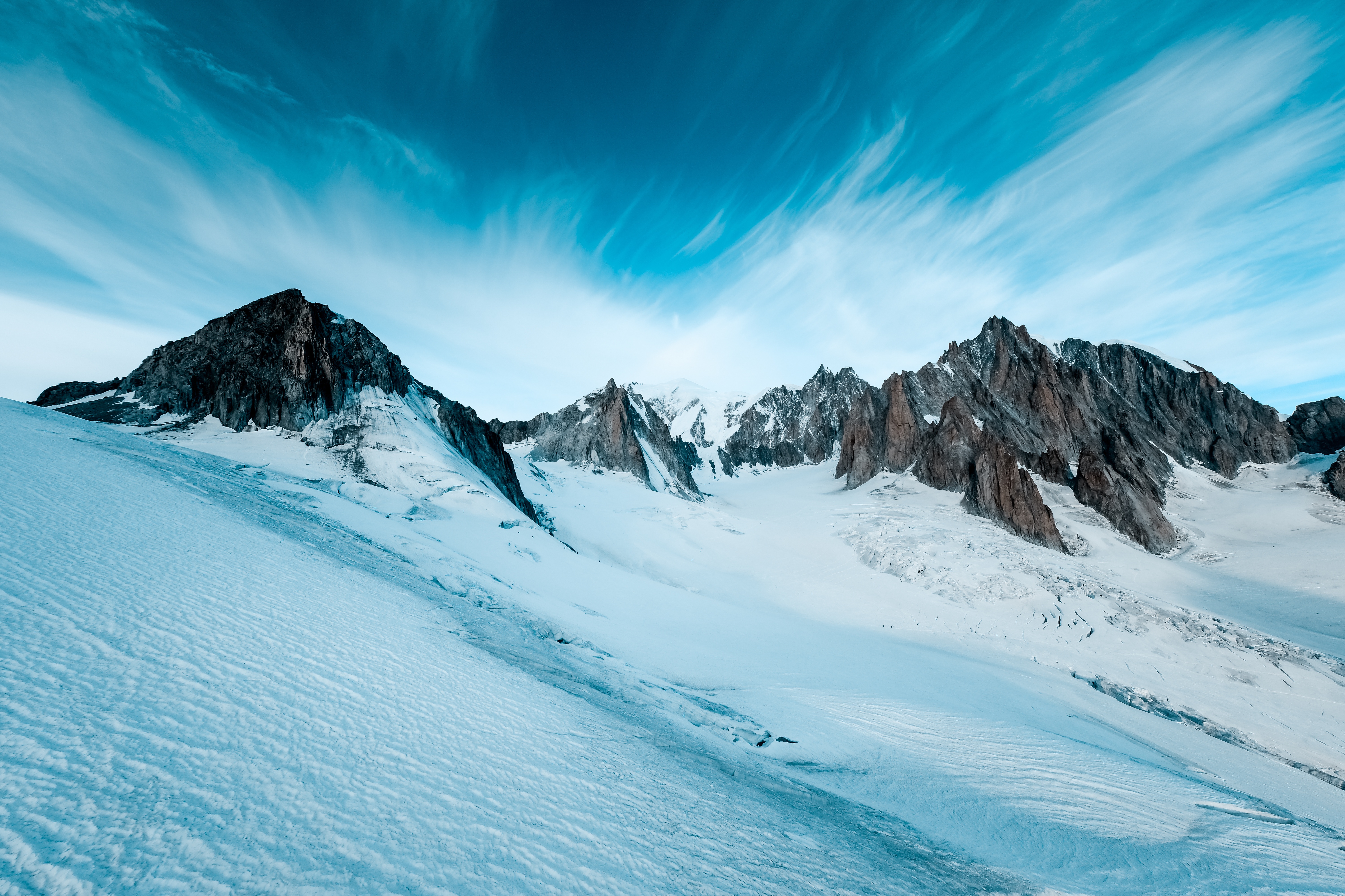 Snow capped mountains. Горы зимой. Снежные горы. Ледник. Снежные горы ледники.