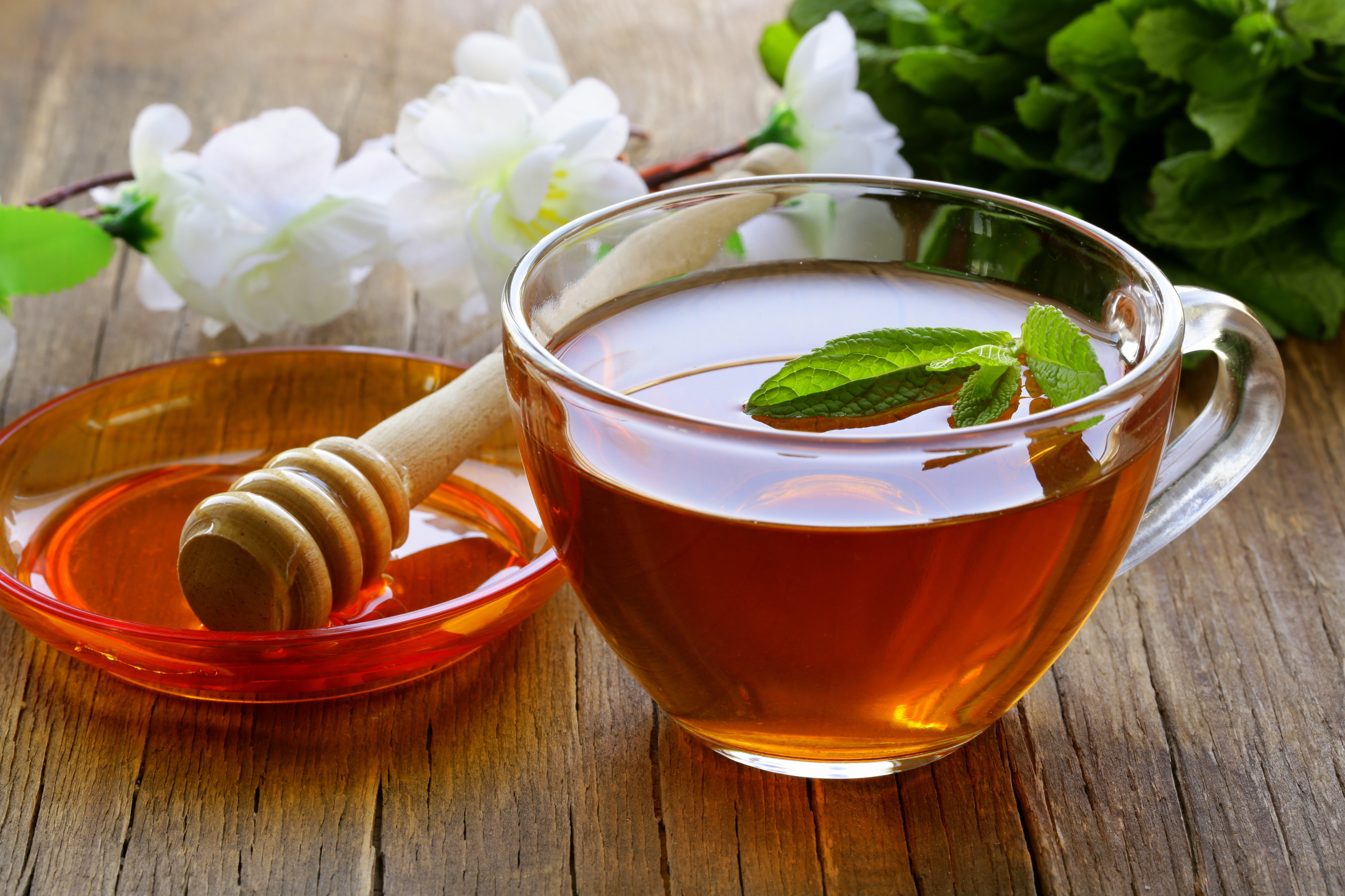Наскоро попив чаю. Чай с медом. Чай с лимоном и медом. Зеленый чай. Зеленый чай с медом.