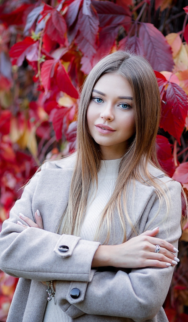 Download wallpaper autumn, Girl, Pauline Kostiuk, Anna Shuvalova ...