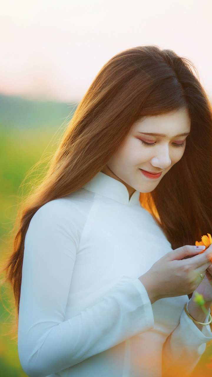 Download Wallpaper Field Summer Girl Flowers Nature Pose Hands