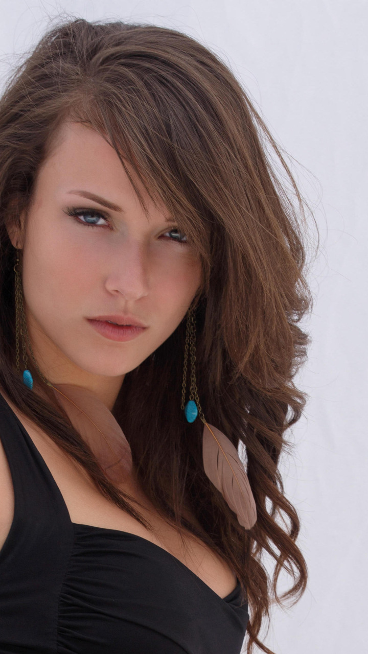 Download Wallpaper Look Girl Face Model Hair Malena Morgan Section Girls In Resolution 8052