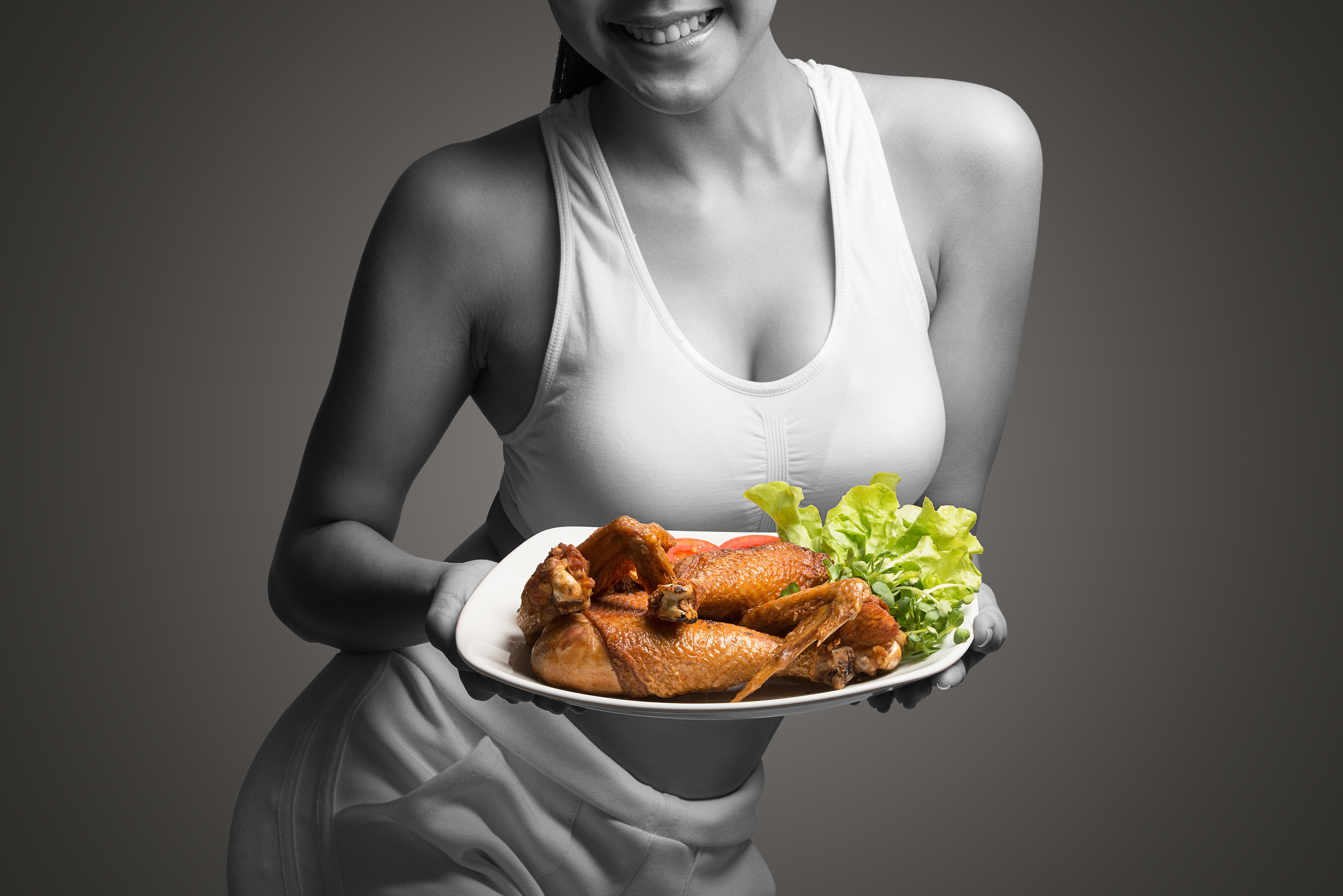 Сексуальный голод. Девушка с едой. Красивая девушка с едой. Еда на женщине. Фотосессия с едой.