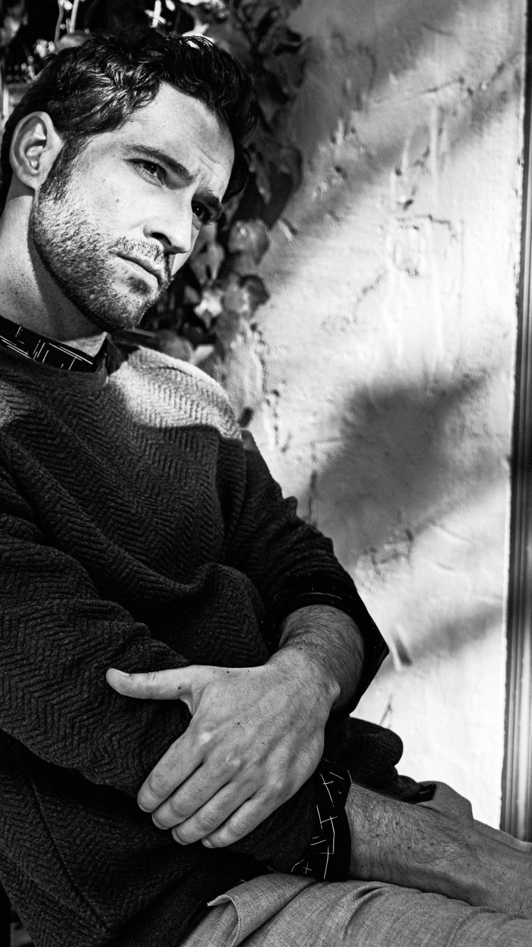 Download wallpaper Tom Ellis, black and white, actor, Tom Ellis, pose ...