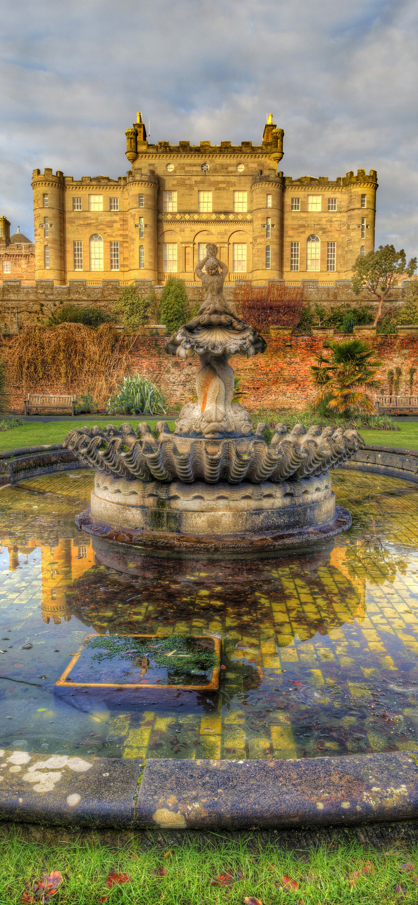 Download wallpaper design, castle, lawn, wall, Scotland, fountain ...