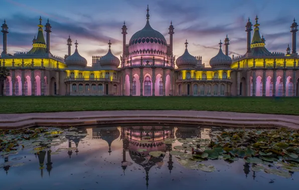 Picture pond, the building, England, architecture, England, Brighton, The Royal pavilion, Brighton