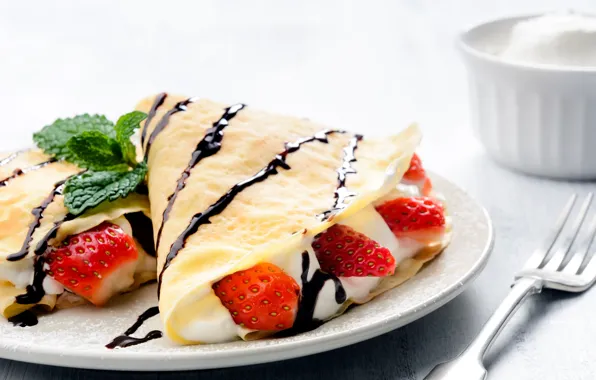 Picture berries, chocolate, strawberry, pancakes, cream, sweet, powdered sugar, filling
