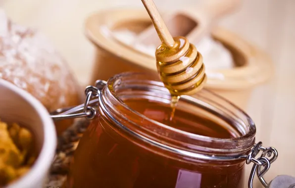 Honey, Bank, honey, jet, a spoon for honey