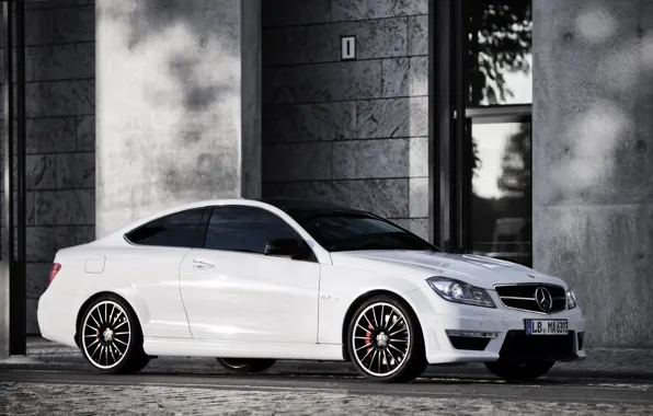 Picture white, the building, Mercedes, white, Mercedes, amg, AMG, C63
