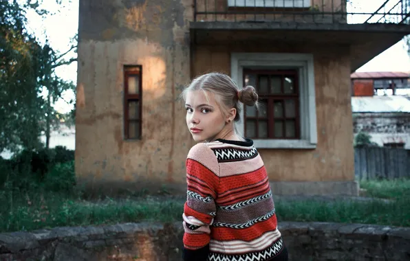 Picture look, girl, house, sweetheart, singer, beautiful, sweater, Maria Kondratenko
