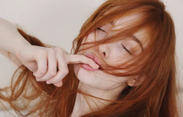 Picture close-up, face, pose, background, model, hair, hand, portrait