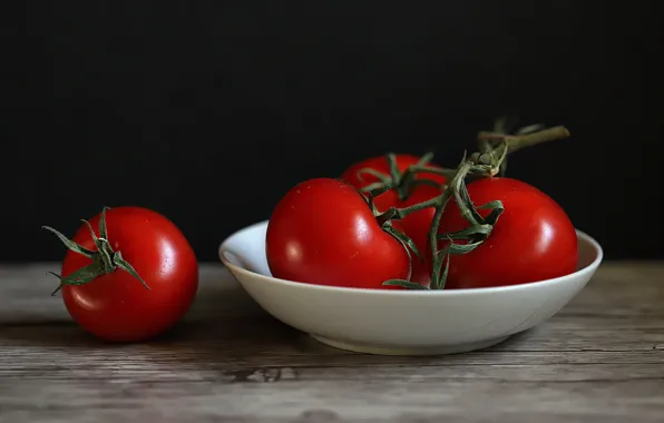 The dark background, table, Board, bowl, black background, still life, tomatoes, tomatoes
