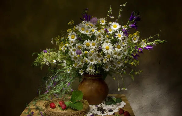 Flowers, berries, wall, chamomile, bouquet, strawberry, pitcher, white