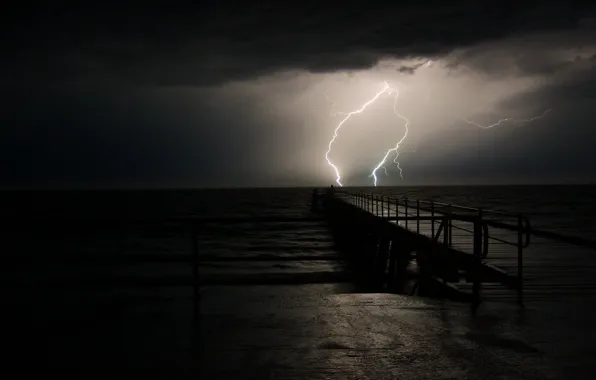 Sea, night, lightning