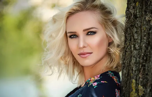 Look, close-up, tree, portrait, makeup, hairstyle, blonde, beauty