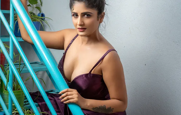 Girl, sexy, cleavage, hot girl, eyes, smile, beautiful, figure