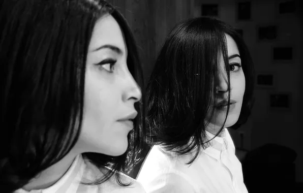 Paris, Paris, I love you, I love you, Leila Bekhti, Leïla Bekhti, the almanac