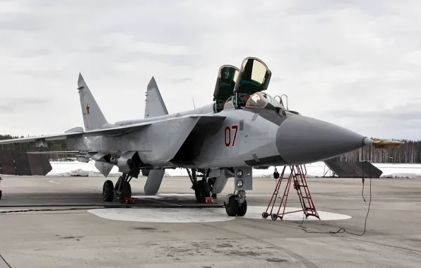 Foxhound, The MiG-31, the biggest Parking space
