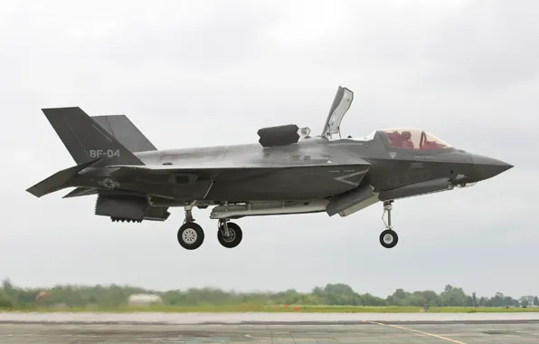 Martin, Lockheed, Lightning II, F-35, hung, a family of advanced, stealth fighter-bombers of the fifth …