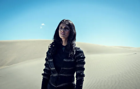 Look, pose, desert, the series, The Witcher, The Witcher, Netflix, Yennefer