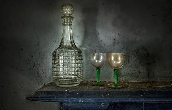 Picture background, glasses, decanter
