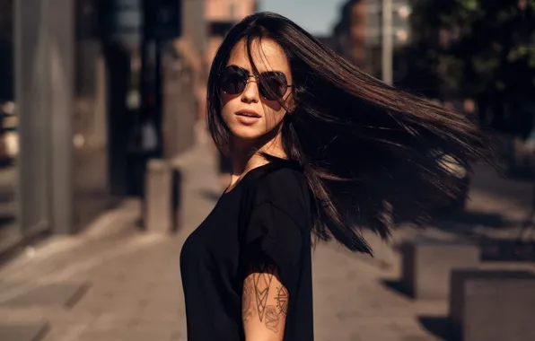 The sun, street, model, brunette, tattoo, glasses, hairstyle, beauty