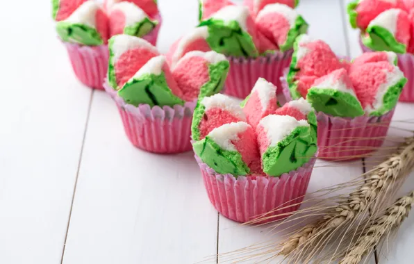 Picture cupcakes, ears, cakes