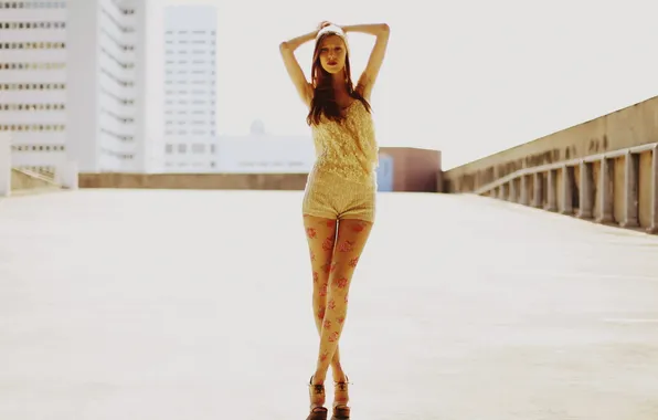 Pose, background, Allison