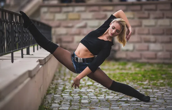 Picture beautiful, street, dance, dancer, ballet, outdoors, acrobatic