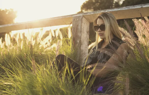 The sun, glare, portrait, glasses, weed