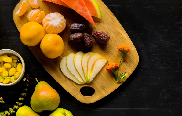 Grapes, pear, tangerines