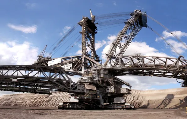 The sky, Bagger 288, loader, rotary