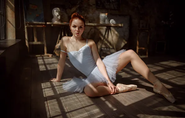 Look, girl, ballerina, pack, on the floor, Pointe shoes, George Chernyadev, Georgy Chernyadyev