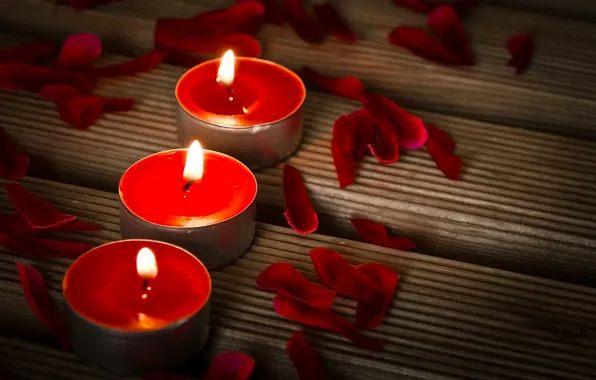 Romance, candles, petals