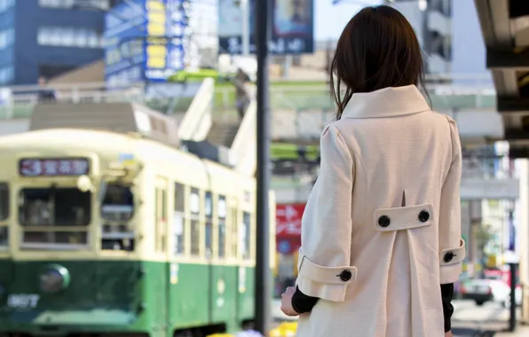 Girl, the city, street
