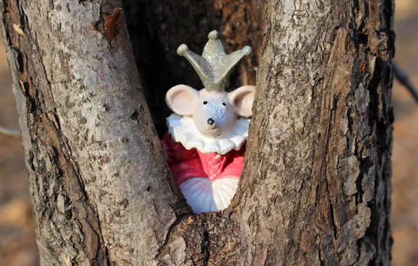 Picture look, light, background, tree, toy, crown, mouse, mouse