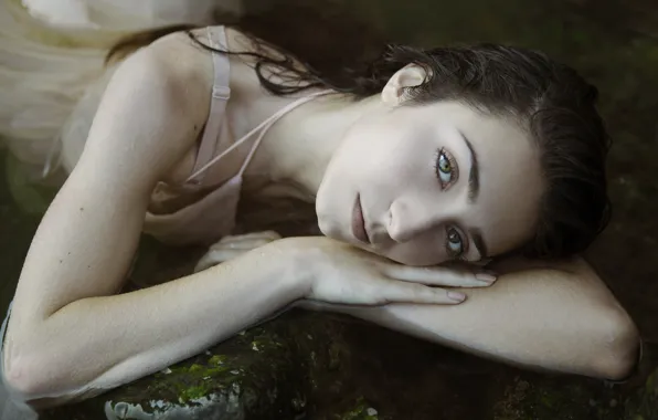 Picture girl, portrait, Lost in the sea