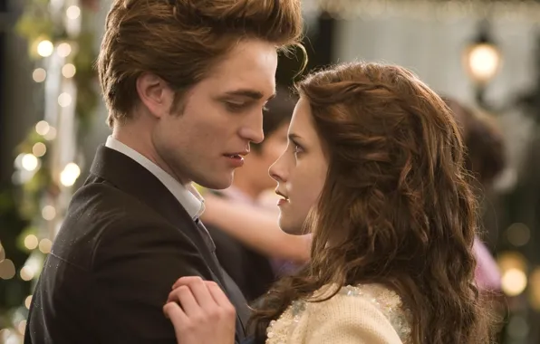 Pin on Edward and Bella Cullen | Robert pattinson, Twilight, Couple photos