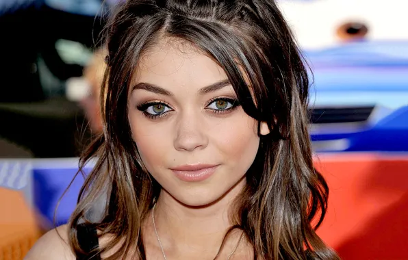 Picture girl, actress, brunette, young, Sarah Hyland